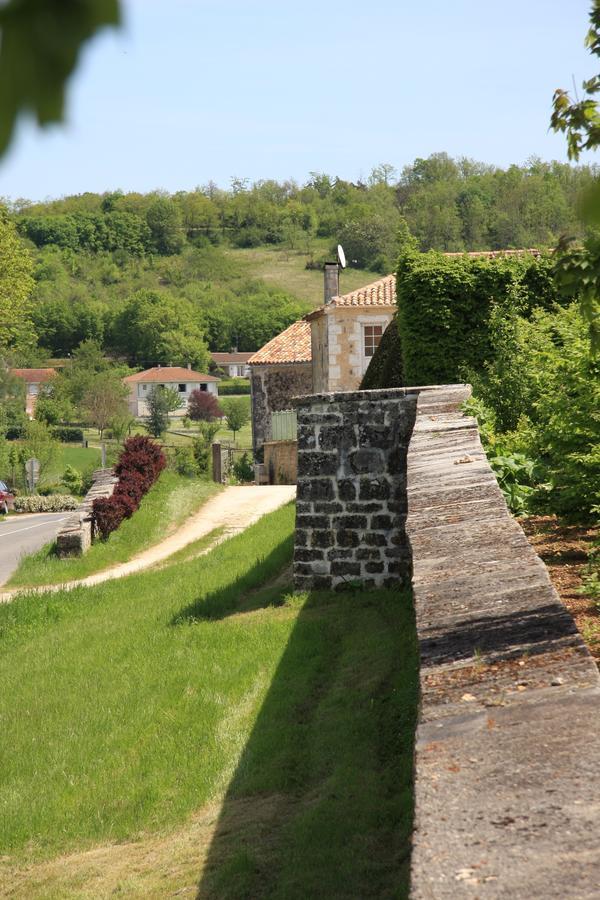 Chateau Manoir De La Leche Touvre Exterior foto